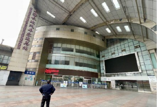 上海所有客運站14日起暫停營運。（圖翻攝自微博）