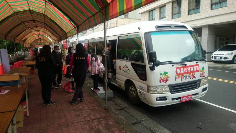 清明祭祖季到，中市20日掃墓專車先啟動，滿足民眾分流祭祖需求。（圖：市府提供）