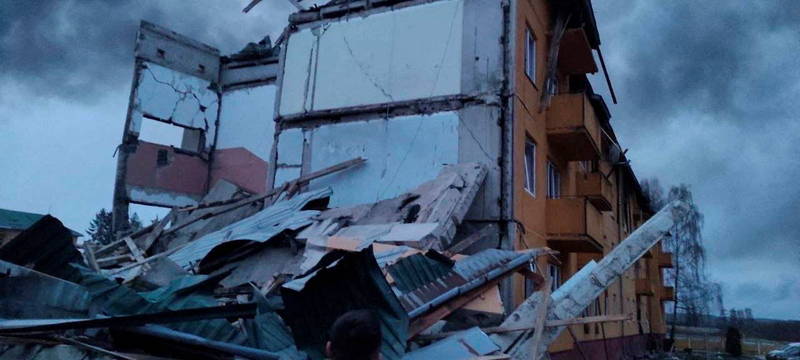 乌克兰西部亚沃利夫军事基地13日遭俄军巡弋飞弹空袭后，建筑物损毁。（路透）(photo:LTN)