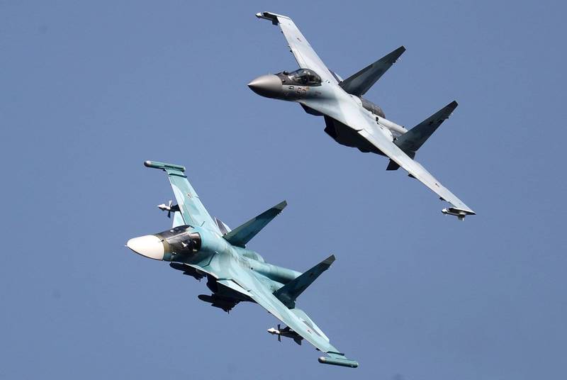 美国国防部高层认为，俄军开战至今仍未完全控制乌克兰领空。图为俄军SU-35战机（上）及SU-34攻击机（下）。（欧新社）(photo:LTN)
