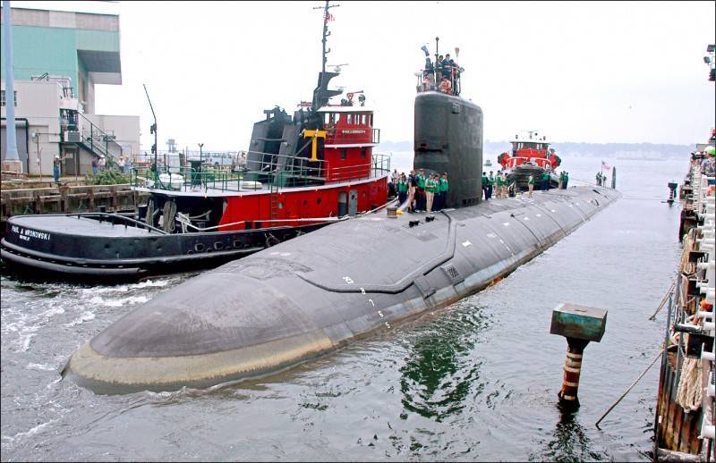 美國海軍一名核子工程師涉嫌企圖向外國政府兜售維吉尼亞級核潛艦的機密，遭聯邦調查局逮捕。圖為美國海軍核動力攻擊潛艦「維吉尼亞號」（USS Virginia）。（美聯社檔案照）
