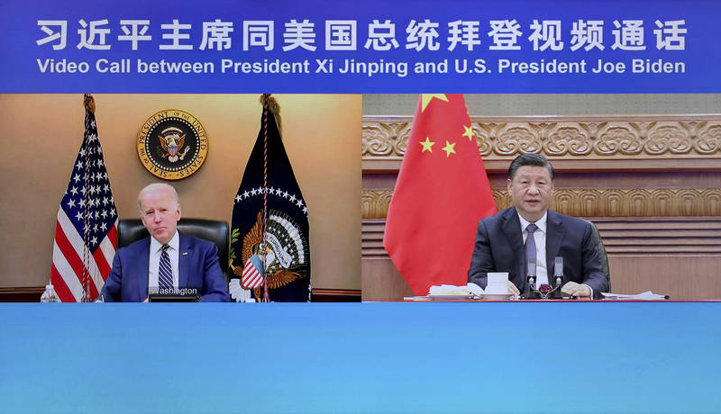 美国总统拜登（左）18日与中国国家主席习近平（右）进行视讯通话。（美联社）(photo:LTN)