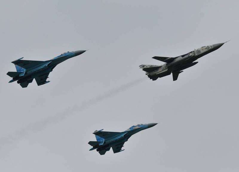 近日有CNN團隊看到烏國戰機在自家領空「慢速且不受阻礙」的飛行，證明烏國領空還未受到俄軍控制。烏克蘭軍機示意圖。（法新社檔案照）