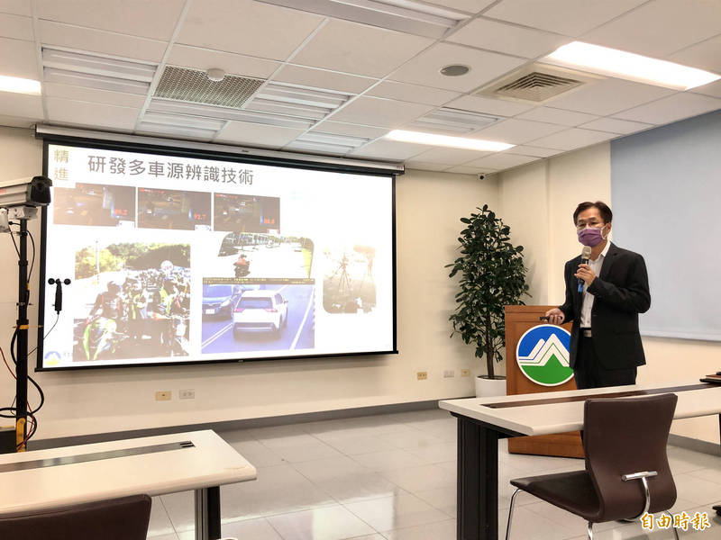 蔡孟裕表示，環保署正在研發「多車源辨識技術」，盼儘快突破現有設備的困難點。（記者羅綺攝）