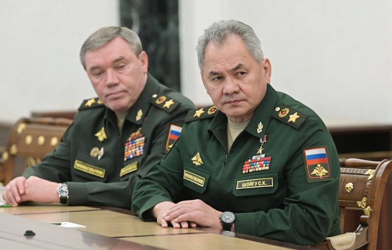 图摄于2月27日，俄国防部长绍伊古（右）、武装部队总参谋长格拉西莫夫（左），与普廷会面。（法新社）(photo:LTN)