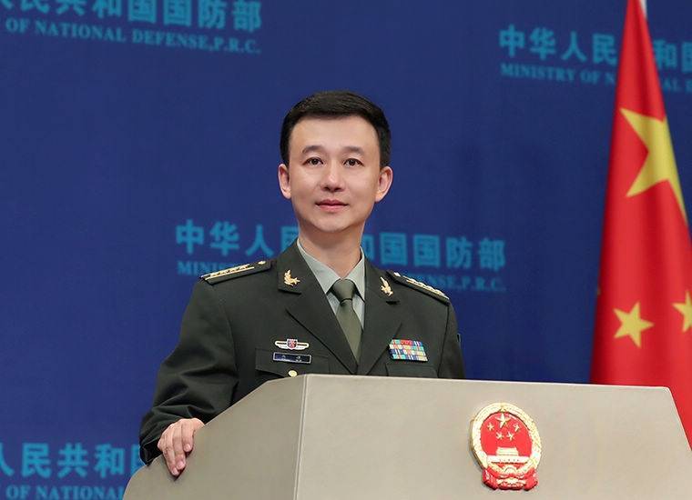 中國國防部發言人吳謙除了宣稱有關中方私下軍援俄羅斯的指控都是假消息，還反過來要美國交代清楚在烏克蘭研究生化武器的傳言，不要用假消息蒙混過去。（取自網路）