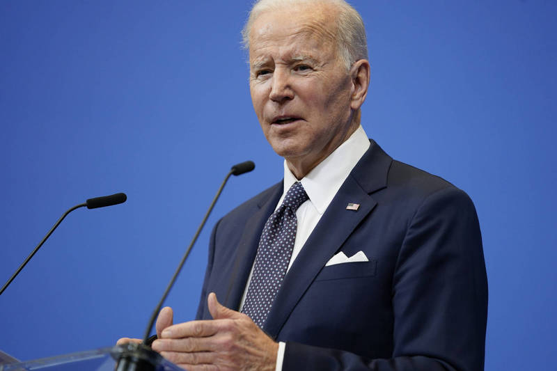 美國總統拜登（Joe Biden）24日出席北約峰會，表示俄羅斯應當被逐出20國集團（G20）。（美聯社）