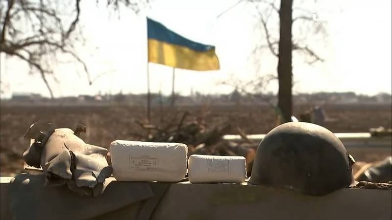 近日传出乌军缴获俄军留下44年前的绷带，被网友笑说绷带「比士兵年纪还要老」。（图取自推特）(photo:LTN)