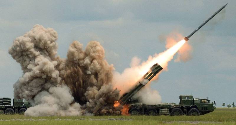 俄军新一代「龙卷风-S（Tornado-s）」多管火箭系统试射画面。（取自俄罗斯国防部官网）(photo:LTN)