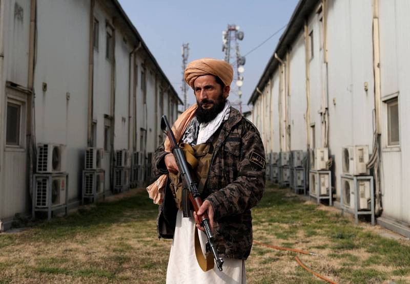 阿富汗神学士政权日前宣布，政府内所有男性不可「刮胡子」，否则将遭到解僱。神学士战士示意图。（路透）(photo:LTN)