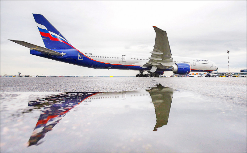 美国商务部3月30日将多家俄罗斯航空公司的73架波音飞机纳入违反出口管制清单。图为俄罗斯国营「俄罗斯航空公司」（Aeroflot）旗下的波音777-300ER型客机。（路透）(photo:LTN)