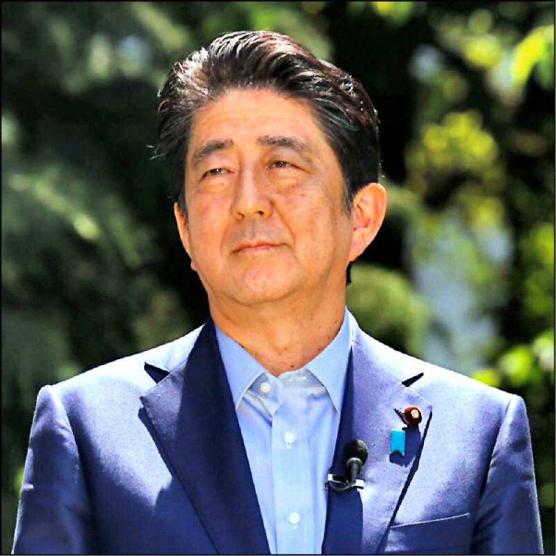 日本首相安倍晉三於三月卅一日接受美國智庫「威爾遜中心」（Wilson Center）線上專訪，再度呼籲華府修改其長久以來針對台灣的「戰略模糊」政策。（取自安倍晉三臉書）