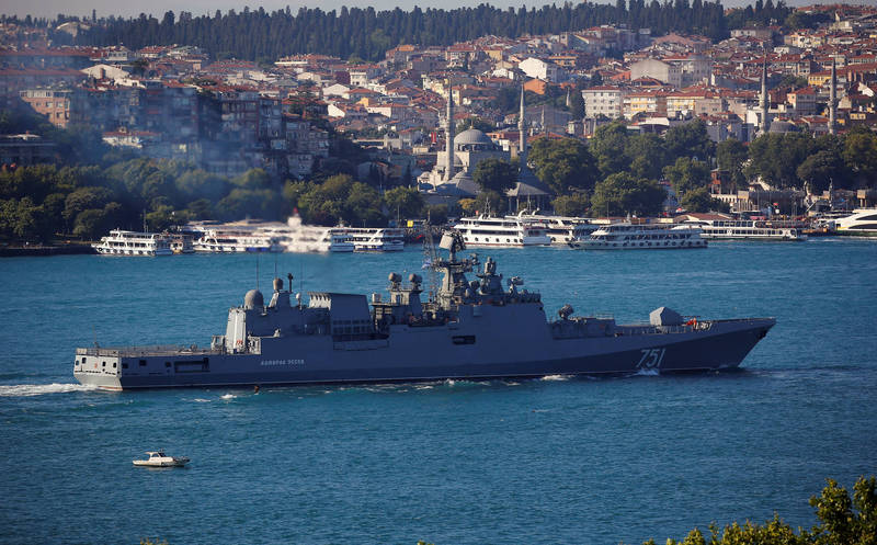 烏克蘭海軍消息來源指出，俄羅斯海軍一艘上將級護衛艦「埃森海軍上將號」本月3日於黑海被嚴重摧毀，網傳被擊毀的船艦編號為751。（路透檔案照）