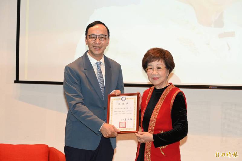 前國大代表黃澎孝批評呂秀蓮這篇投書，完全沒有譴責俄羅斯、也沒有肯定澤倫斯，稱其論點國民黨相似，直言「呂秀蓮何不乾脆加入國民黨」。（資料照）