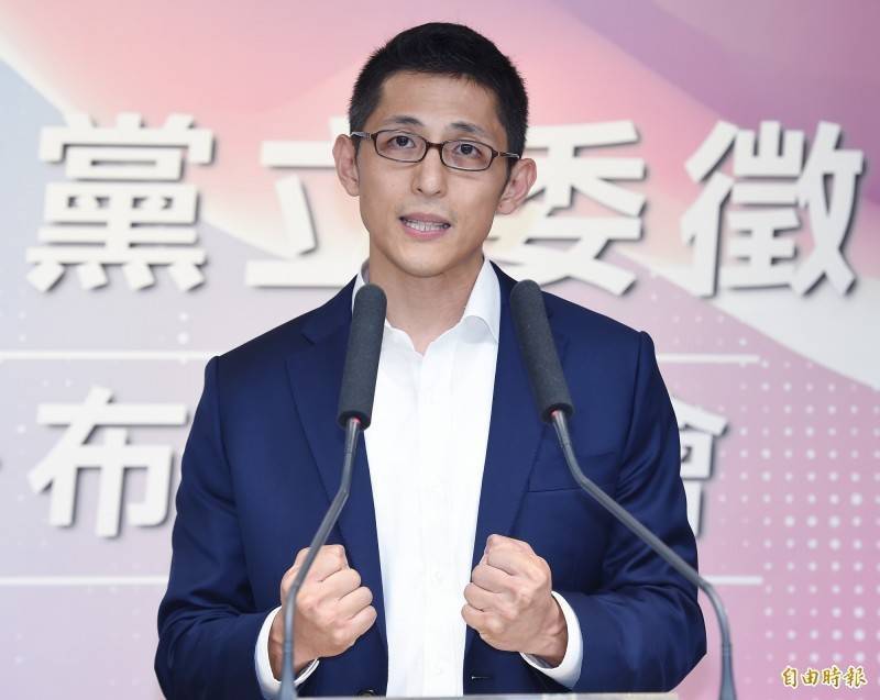 現任的民進黨台北市黨部主委吳怡農宣布不會爭取連任，但他強調將會全力輔選。（資料照）