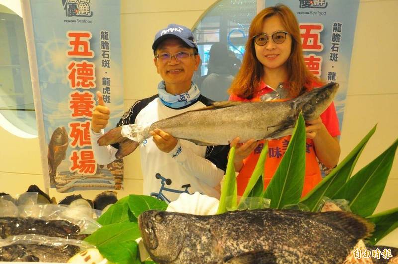 澎湖產業組團進軍高雄漢神，舉辦【澎湖灣～觀光美食展】。（記者劉禹慶攝）