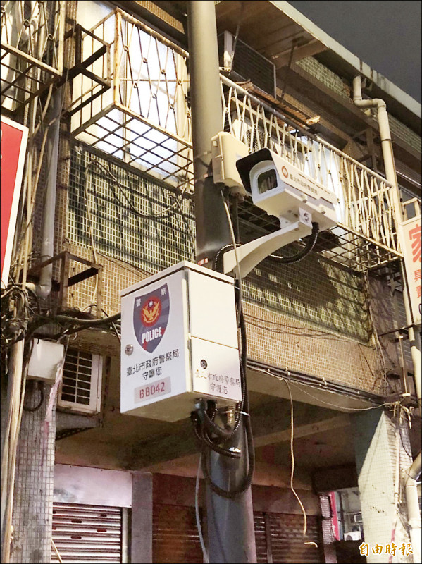 台北市目前僅有490支車辨監視器，與新北市5000多支相差10倍。圖為台北市警局建置的監視器鏡頭。（記者王冠仁攝）
