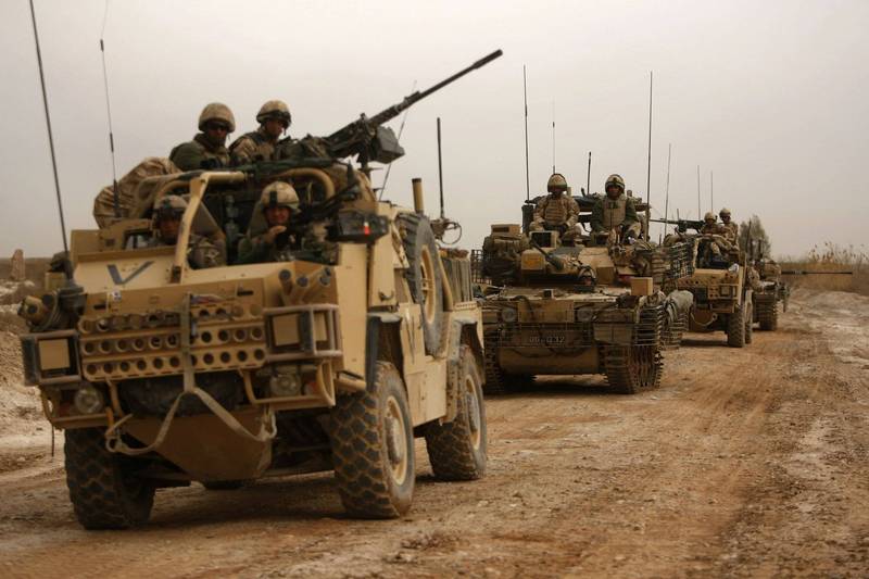 各國對烏克蘭的軍事援助力道加大，傳出英國擬軍援防護巡邏車、裝甲車等車輛。圖為英軍「豺狼」裝甲車。（法新社）