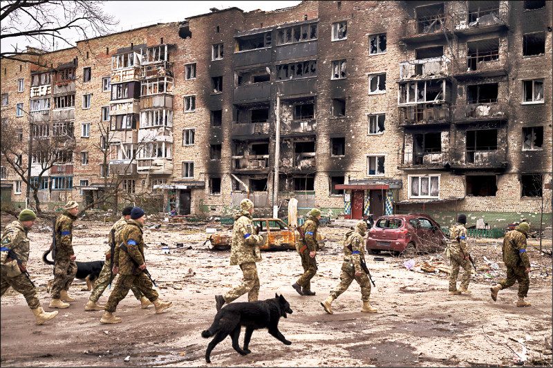 乌军上月收复的北部工业城市伊尔平满目疮痍。（美联社）(photo:LTN)