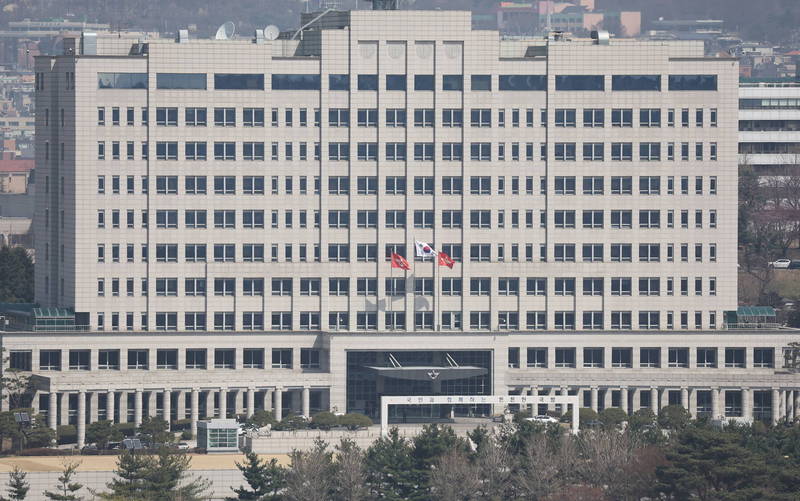 南韩候任总统尹钖悦上月宣布，总统办公室将自青瓦台迁至位于首尔市龙山洞的国防部大楼（见图），该国国防部今日上午开始进行搬迁作业，为总统办公室腾出空间。（欧新社）(photo:LTN)