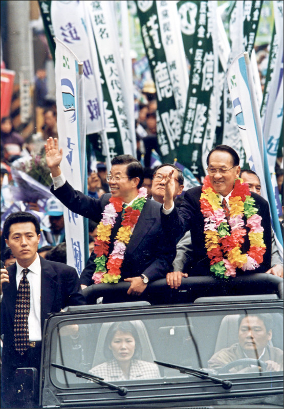 有「台獨教父」之稱的彭明敏，一九六四年起草「台灣人民自救運動宣言」，被迫流亡海外二十多年，並在一九九○年代台灣民主化後返國，投入九六年首屆總統直選。（資料照）