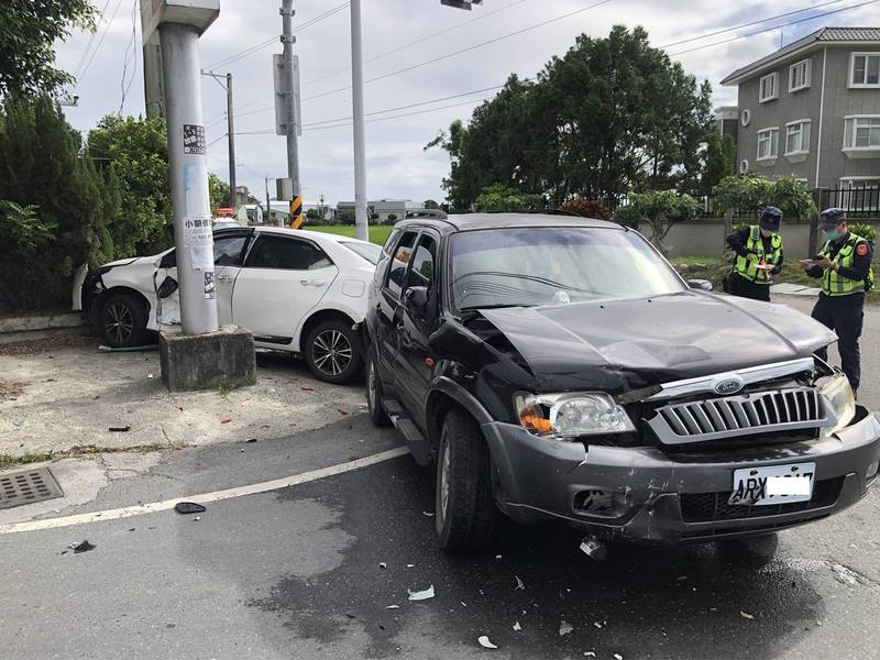 台東市太原路與豐谷北路交叉口上午發生兩車相撞車禍。（記者黃明堂翻攝）