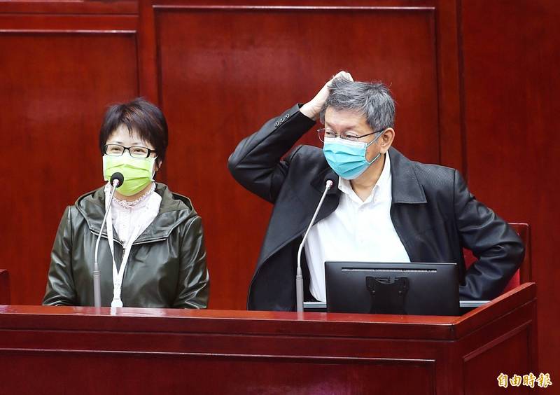 台北市勞動局長陳信瑜（左）涉嫌外洩《鏡電視》勞檢資訊給民眾黨立委，台北市政府政風處第二度調查結果出爐，認為有高度外洩資料給民眾黨立委疑慮。（資料照）