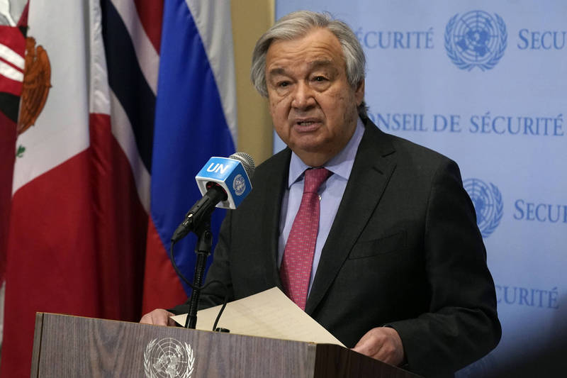 聯合國秘書長古特雷斯（見圖）昨天接受訪問時直言，「就現階段而言，烏俄戰爭是不可能全面停火，只能盡量確保平民安全撤離」。（美聯社）　