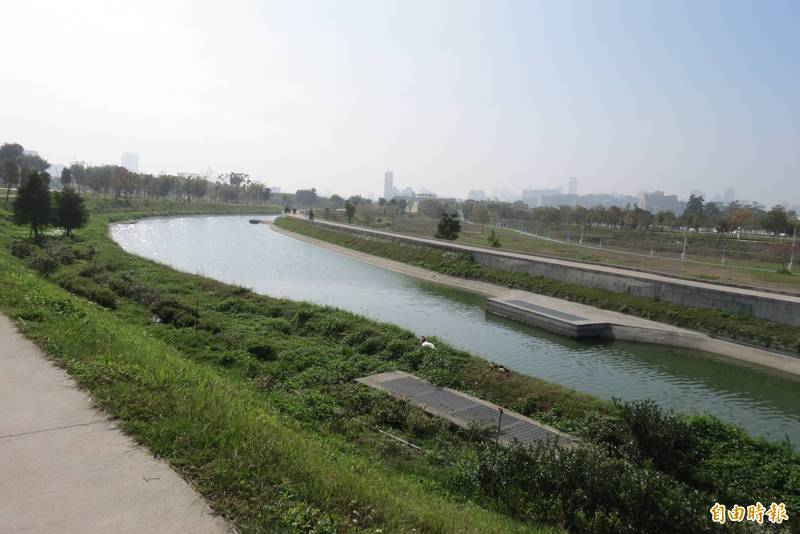 中央公園美如畫，但因管理層級太低，讓遊客未感受到友善服務。（記者蘇金鳳攝）