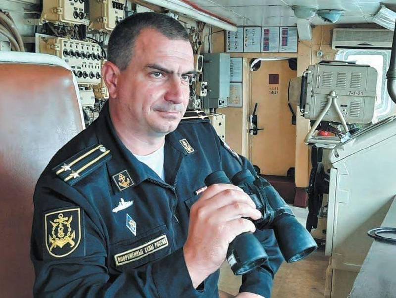 一名烏軍軍官透露，遭擊毀的俄軍黑海艦隊大型登陸艦「薩托夫號」指揮官赫羅姆琴科夫中校（見圖），因傷重在醫院身亡。（圖取自推特）