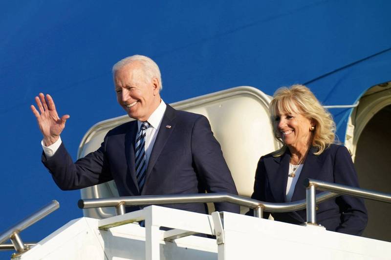 美國總統拜登（Joe Biden）和妻子吉兒（Jill Biden）15日公布他們的聯邦納稅申報表，去年總收入為61萬702美元。（路透資料照）