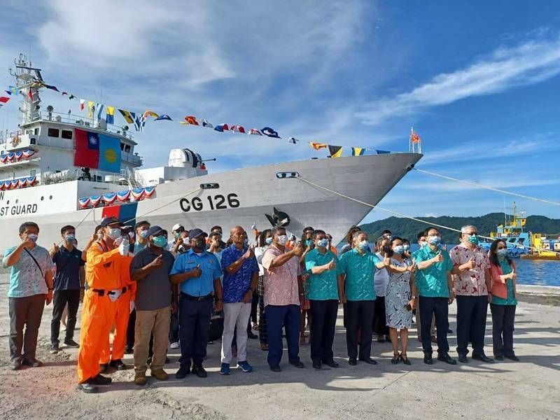 前往帛琉巡護的海巡署台南艦（上），即將返國，全員34人的健康狀況，備受矚目。（資料照，外交部提供）