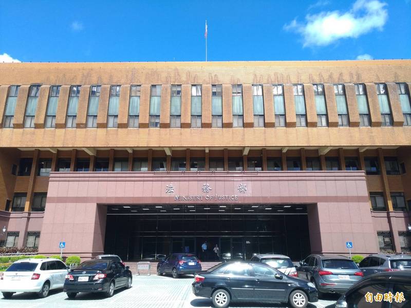 縣市議員財產不透明 行政院推修法強制公開防貪