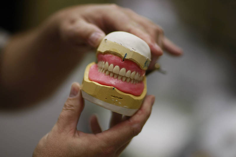 驚！美國60歲男補牙 吸入鑽頭竟沒感覺