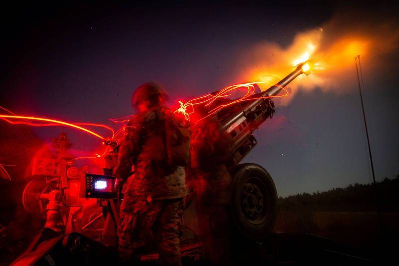 加拿大將軍援烏克蘭「M777榴彈砲」。（路透）