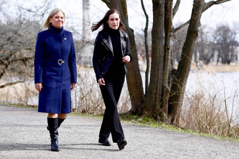 瑞典和芬兰政府传出已同意同时提出申请，加入北大西洋公约组织（NATO），时间点就在下月中旬。左为瑞典首相安德森（Magdalena Andersson），右为芬兰总理马林（Sanna Marin）。（法新社）(photo:LTN)