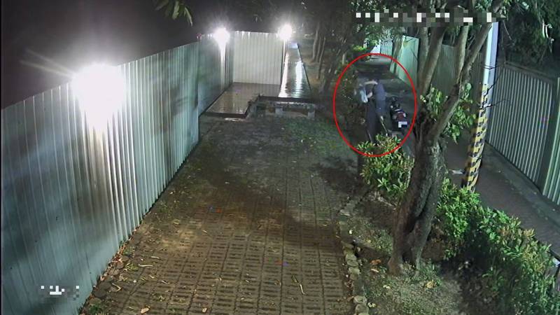黃姓男子涉將傷貓置棄在台南神學院工地外。（圖由警方提供）