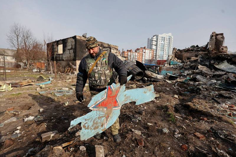 维索文将把所有收入用于协助乌军採购搭载「红外线热像仪」的无人机。图为俄军Su-34轰炸机残骸，示意图。（路透）(photo:LTN)