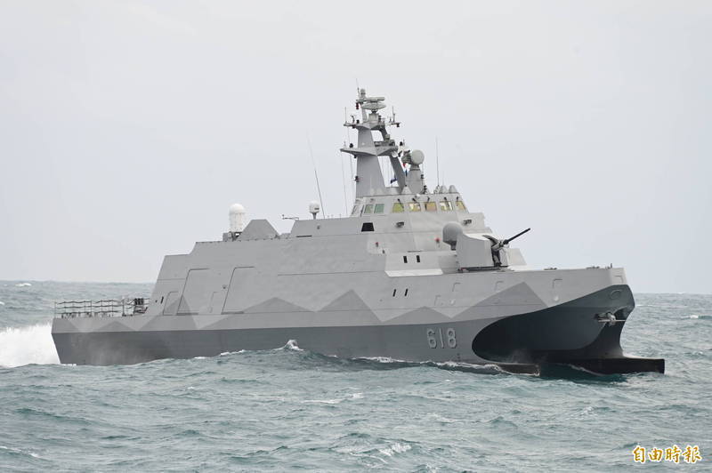 海軍今日公布10組沱江艦後續艦的艦名參考依據。圖為沱江艦春訓海上操演。（資料照）