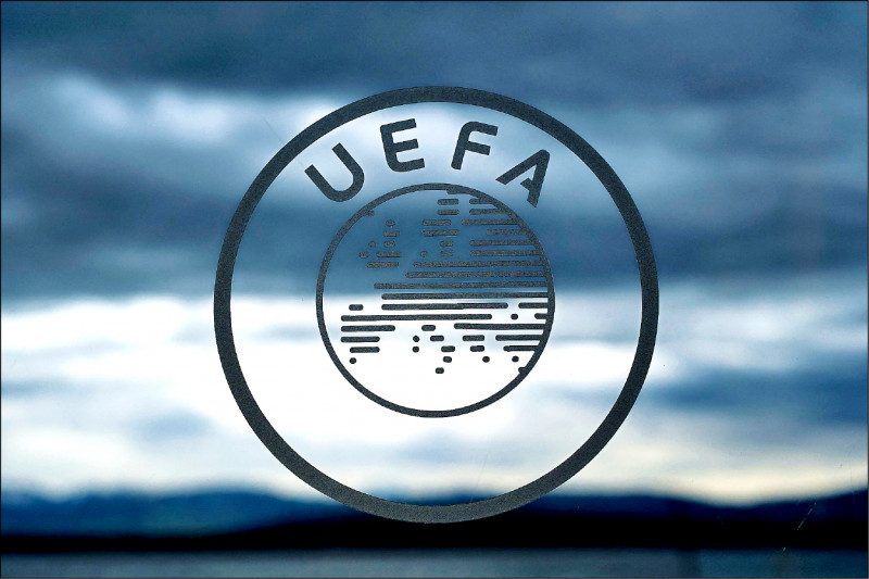 歐洲足球總會（UEFA）為了抗議俄羅斯侵略烏克蘭，2日宣布禁止俄國各球會參加歐洲冠軍聯賽下屆所有賽事，也「沒資格」申辦2028年和32年的歐洲冠軍聯賽。（法新社檔案照）