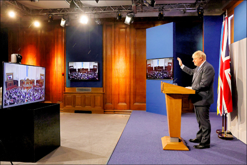 英國首相強森三日向烏克蘭國會發表視訊演說。（歐新社）