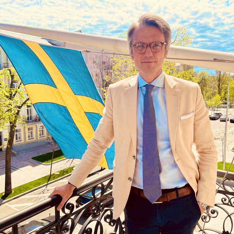 瑞典駐烏克蘭大使蒂貝里（Tobias Thyberg）4日表示，瑞典使團也重新回到基輔。（圖翻攝自推特）