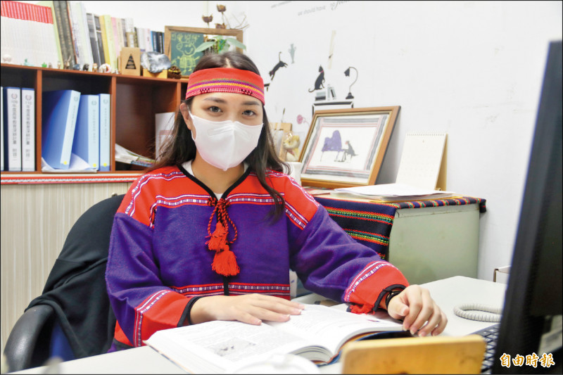 紀巧恩獲得賽德克族語德路固語系中級認證全國榜首。（記者張軒哲攝）