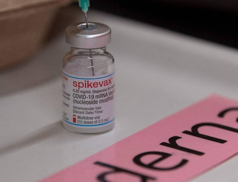 莫德納（Moderna）武漢肺炎疫苗今年1月已經獲得美國完全授權，品名為「Spikevax」。（法新社）
