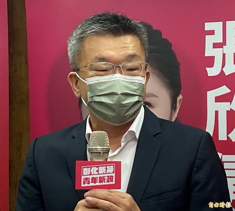 民進黨台中市長參選人蔡其昌，今在彰化受訪被問及覺得盧秀燕做得好不好，蔡其昌直言，盧市長花最多時間做公關，市政非盧市長強項。（記者張聰秋攝）