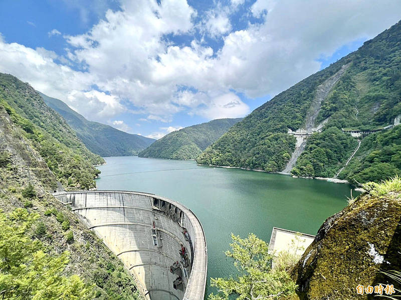 
The Techi Reservoir in Taichung is pictured on April 23.
Photo: Lin Ching-hua, Taipei Times