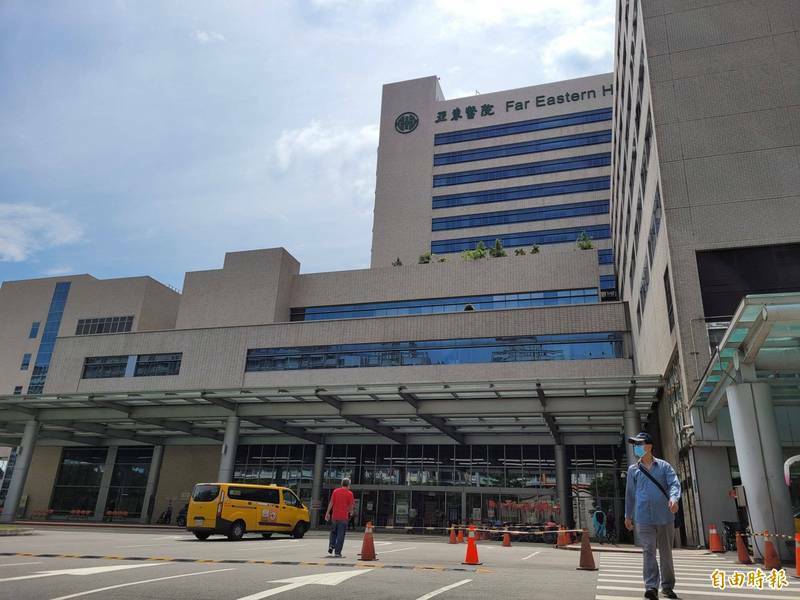 新北市亞東醫院4日收治一名確診高燒送醫的孕婦，搶救後今天清晨不治。（資料照）