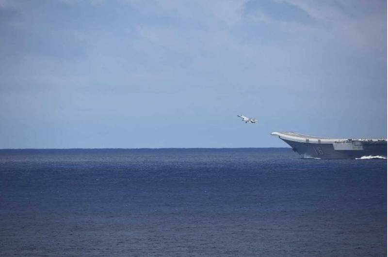 海上自卫队舰艇拍摄到辽宁号战机起飞。（图撷取自防卫省统合幕僚监部官网）(photo:LTN)