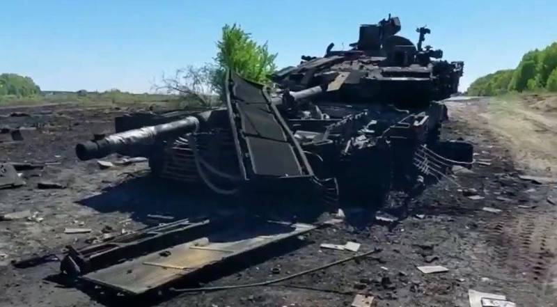 烏軍媒體今公布近距離拍攝的影片，證實俄軍Т-90М主戰車已成為一團廢鐵。（圖取自《Мілітарний》推特）