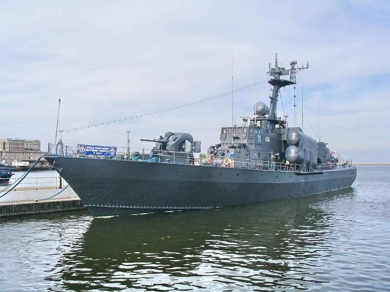 「第1214號工程」（Project 1214）級護衛艦，是蘇聯時代的飛彈護衛艦，北約組織的代號為「狼蛛」（Tarantu）。（圖取自維基百科公領域CC BY-SA 3.0）